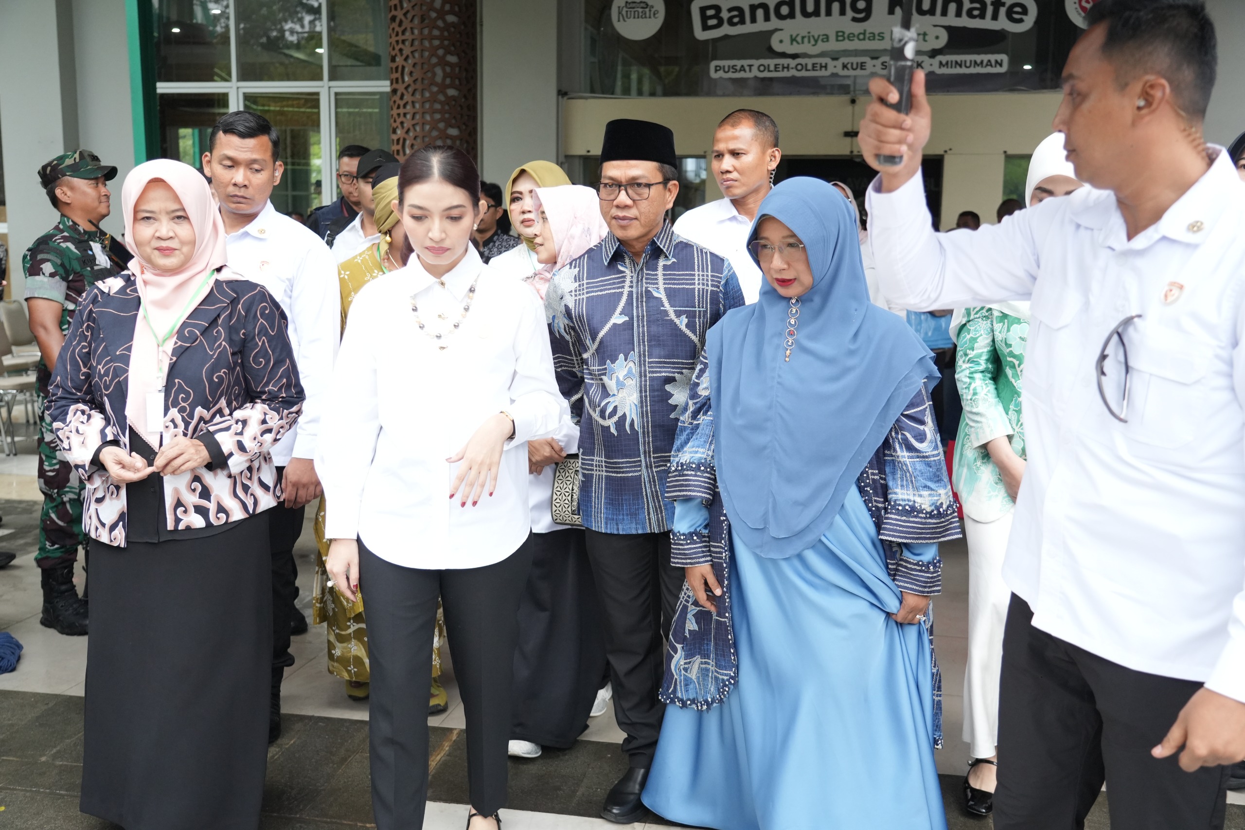 Motif Kina Jadi Identitas Lokal, Selvi Gibran Dukung UMKM Batik Kabupaten Bandung